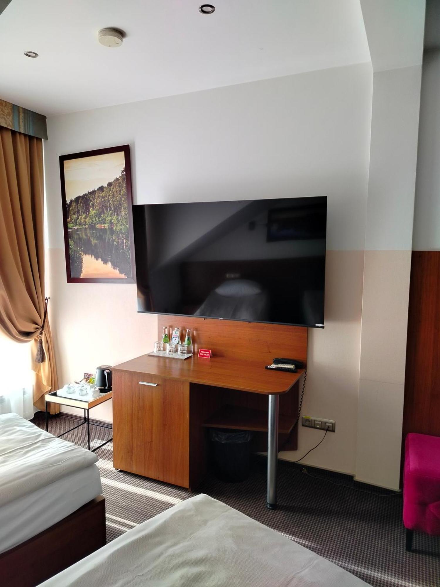 Hotel Sokolowska Airport Modlin Nowy Dwór Mazowiecki Exteriér fotografie