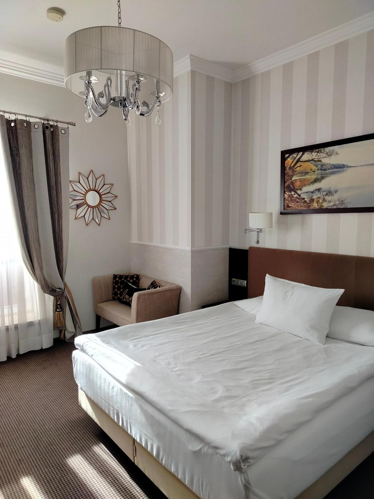 Hotel Sokolowska Airport Modlin Nowy Dwór Mazowiecki Pokoj fotografie